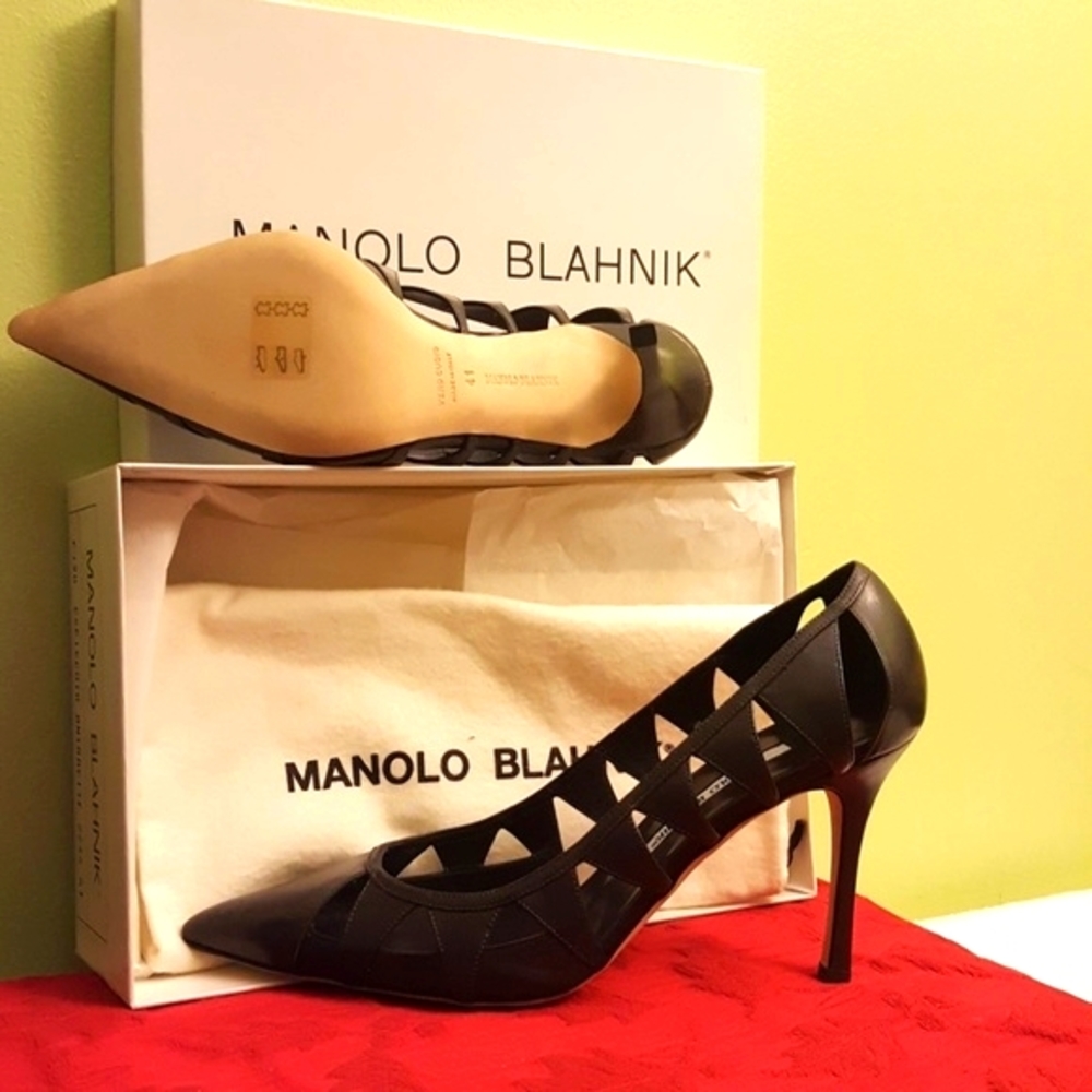 Manolo Blahnik Shoe - Picture 3 of 6